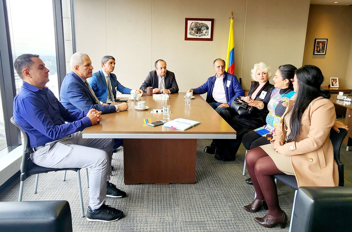 GermanBlancoA's tweet photo. 1/2  BOGOTÁ
@MinTransporteCo
@ansvcol

En Ministerio de Transporte reunión interinstitucional: Viceministro y Directivos + Director Agencia Nal Seguridad Vial y Directivos internos + Rptes Nacionales Centros de Enseñanza Automovilistica

Avances Reglamentación Ley

Mart 18 Abr 👇 https://t.co/2JcAJuo4xR