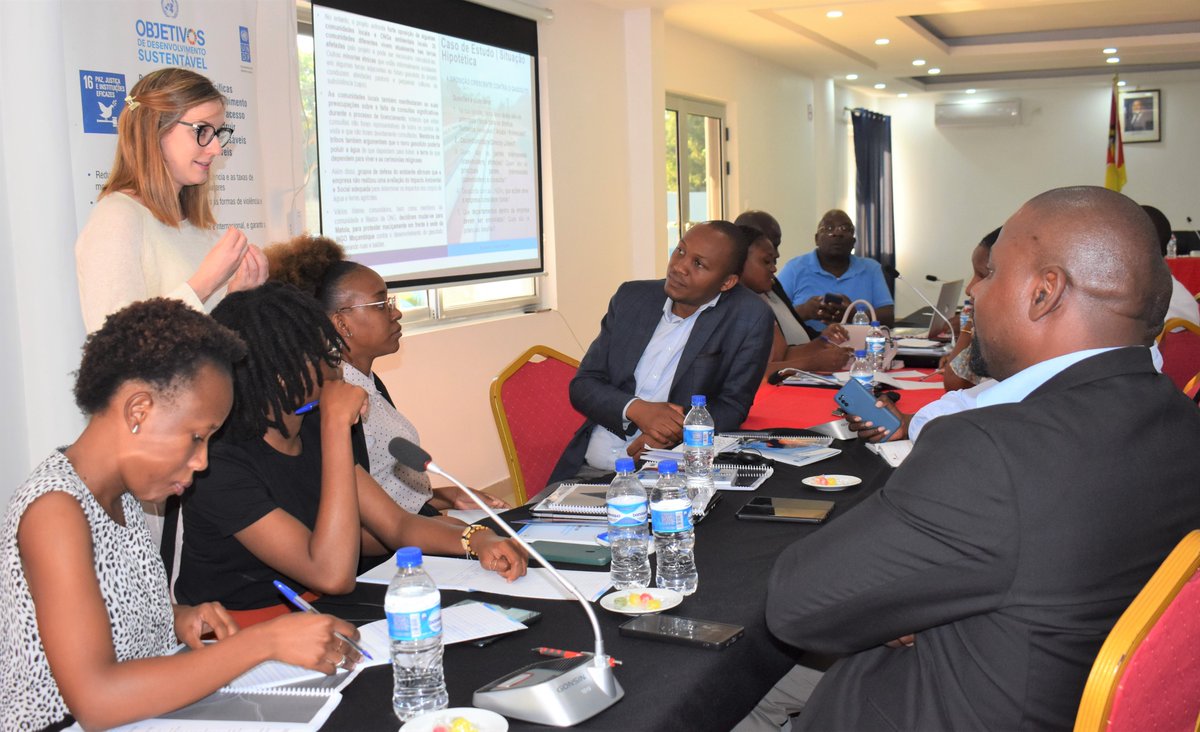 UNDPMozambique's tweet image. And that’s a wrap! The #insightful 2-day training on Human Rights Due Diligence #HRDD to private sector concluded w/ sessions focused on integrating, tracking &amp;amp; #communicating 📢 actions &amp;amp; #engagement with stakeholders, access to Operational Grievance Mechanisms (OGM) &amp;amp; #remedy.