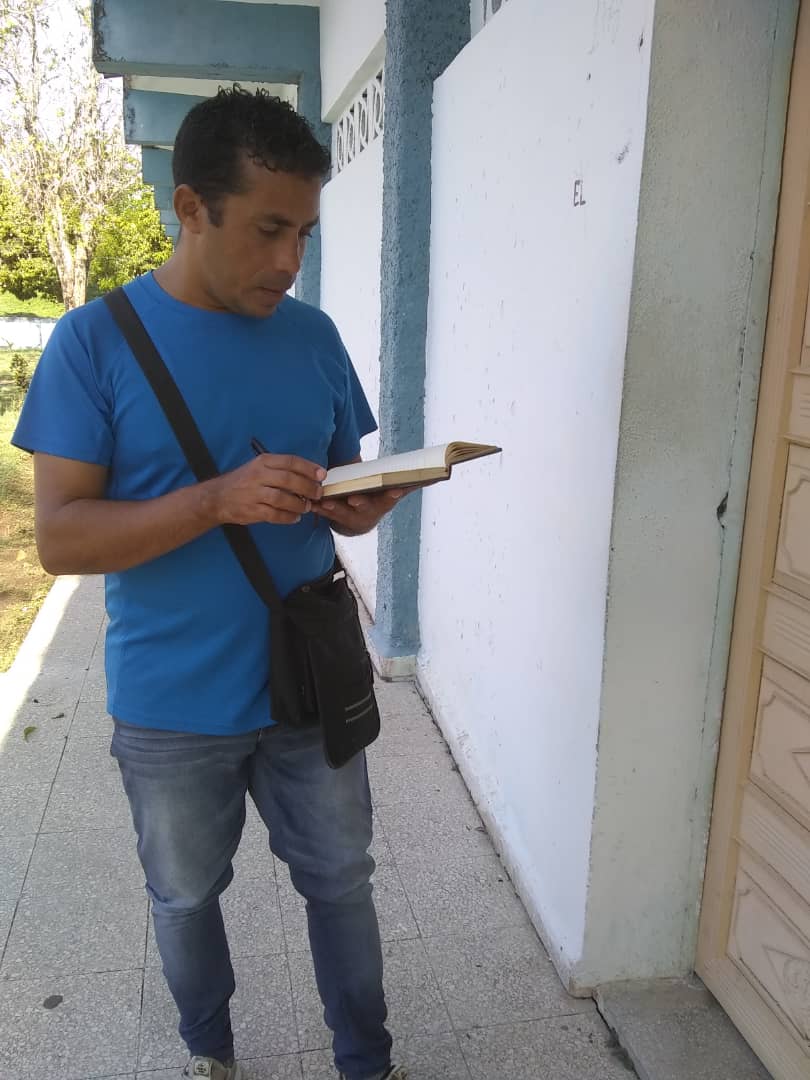 En el día de hoy recibe nuestra institución al metodólogo municipal de Física, el compañero Yordanis Morell García para constatar la seguridad y la limpieza del centro en la semana de receso docente.
<a href="/CubaMined/">MINED</a> 
<a href="/YoslaineLago/">Yoslaine Lago Franci</a> 
@EnriqueMaiquel 
<a href="/mansodiaz71/">Alexander Manso Díaz</a>