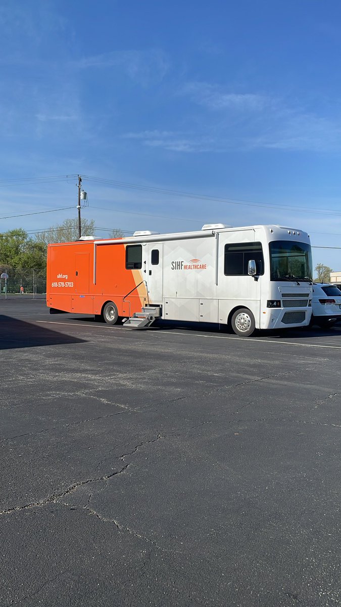 SIHF mobile unit at DIS today! Thankful for such a great partnership! #thekahokway <a href="/SIHF_Health/">SIHF Healthcare</a> <a href="/DorrisSchool/">Dorris Intermediate School</a>