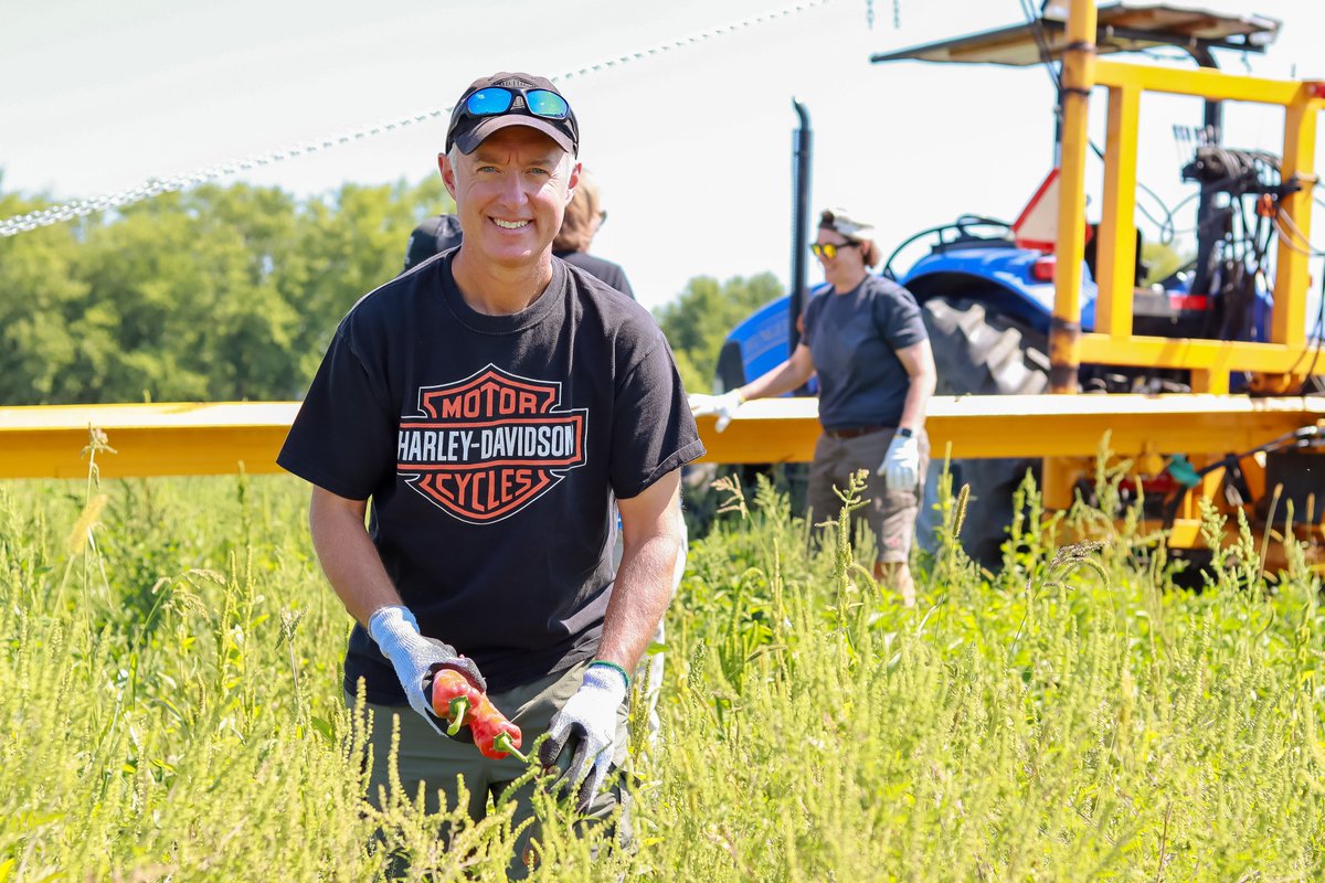 hungertaskforce's tweet photo. We couldn't think of a better way of celebrating #NationalVolunteerWeek – and the return of #volunteers to The Farm today – than to highlight our amazing partners at @harleydavidson, the signature sponsor of the #HungerTaskForceFarm.
Learn more 🌾https://t.co/956bp0aNcD🌾 https://t.co/zA9jK4cQX6