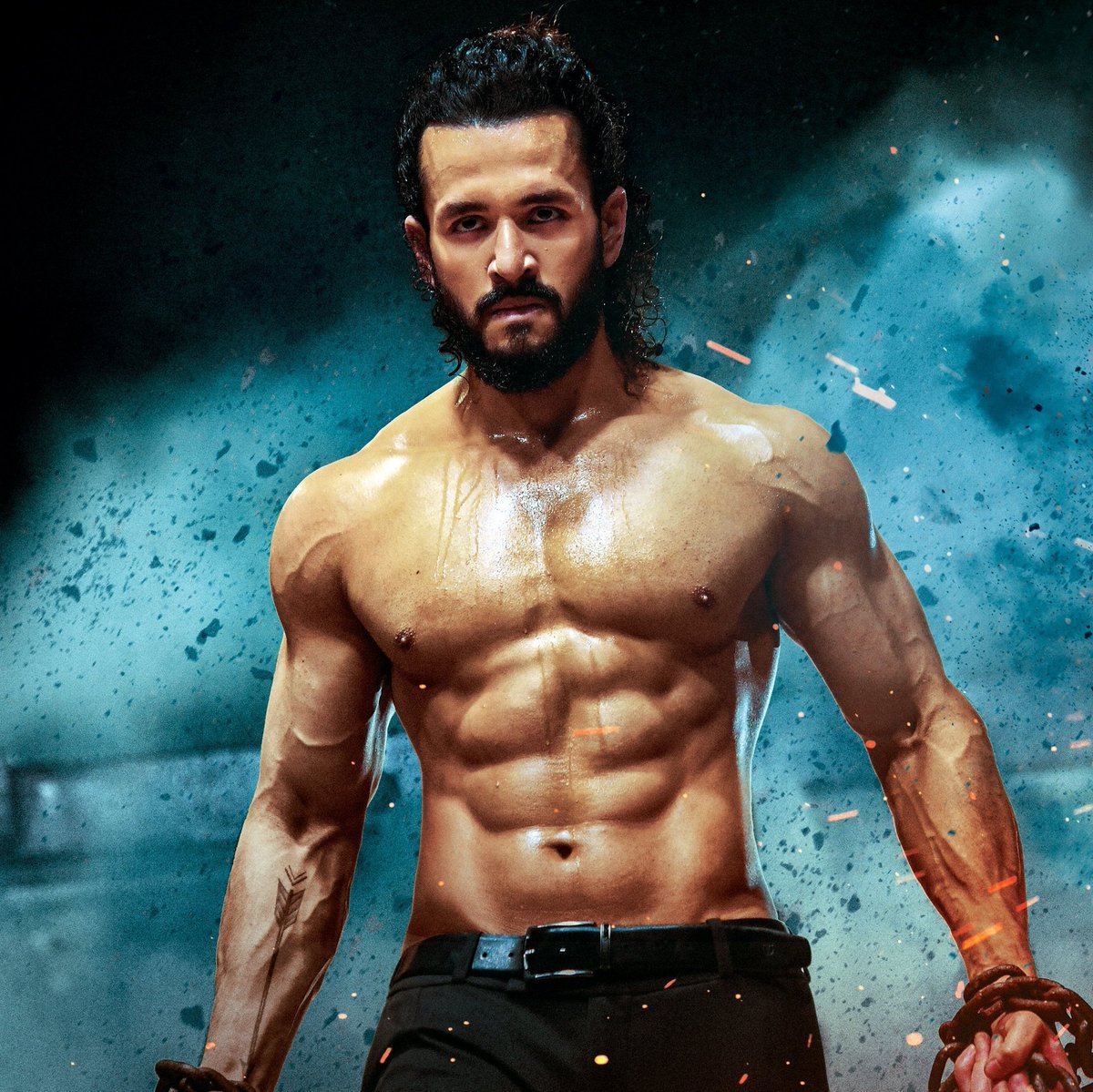 AKBadri6848's tweet image. E bullet Medha yavare Peru rasthunado 🥵🥵🥵 kutha Ramp Trailer 😎😎 Akkineni Varasudu Vasthunadu 🥵🥵🥵🥵 #AgentTrailer