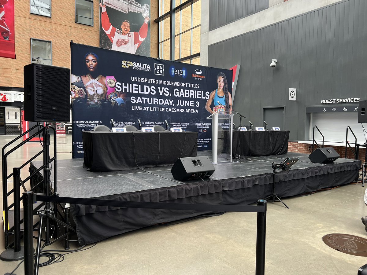Doing video in photo with my guy @Myartmyrules at the #shieldsvsgabriels press conference #Womenboxing #detroit