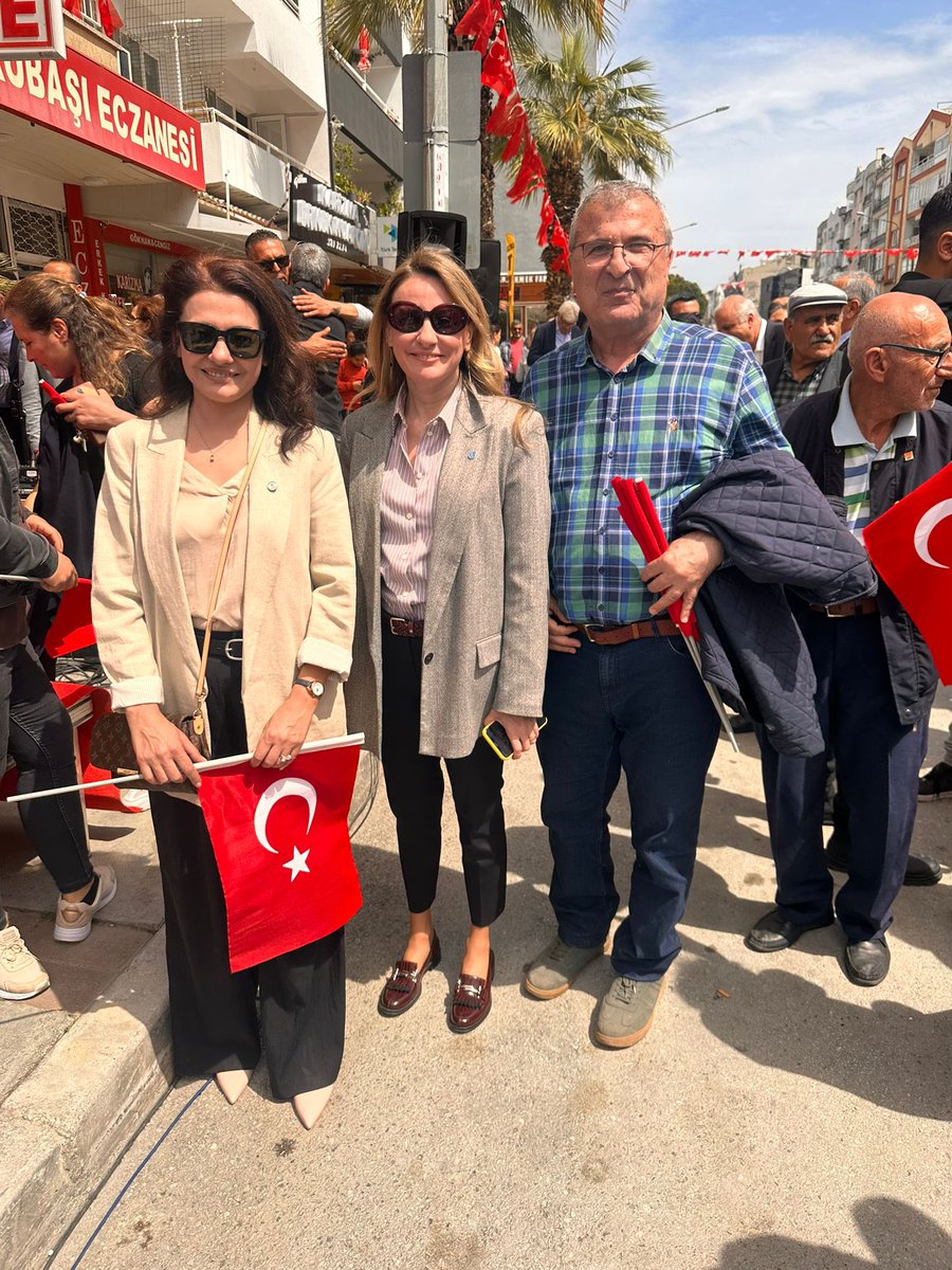 Nderededeva's tweet photo. Narlıdere'de #milletittifaki seçim ofisimizin açılışını vatandaşlarımızın yoğun katılımıyla gerçekleştirdik. 🌱💧 https://t.co/b6wuuybiDg