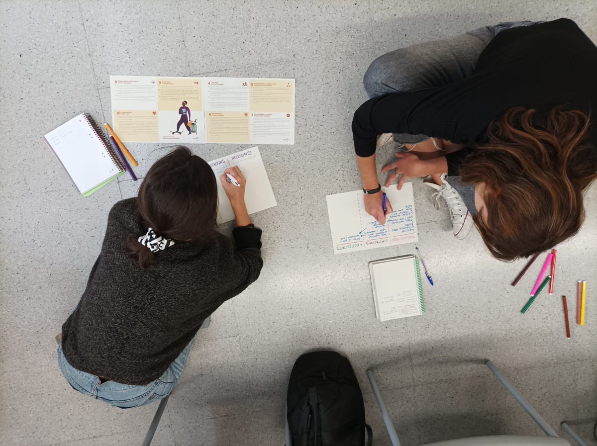 periferica_la's tweet photo. [Novetat] Avui hem encetat procés reflexiu 💭 amb les entitats de l'eix d'Educació de @Lafede_cat. Molta energia positiva per part de tothom per construir estratègies d'acció de sensibilització, amb eines de comunicació📢, generació d'aliances 🫱🏿‍🫲🏽i elaboració de relat. https://t.co/4GT752DUYk