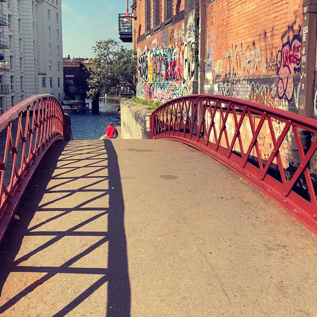 CRTSouthEast's tweet image. The sun shone on our Dead Dog Bridge reopening today, with the refurbished ironwork gleaming in Indian red livery, a nod to its LNWR rail heritage. The £533k project was enabled by an award from Postcode Earth Trust, thanks to funds raised by players of People’s Postcode Lottery.
