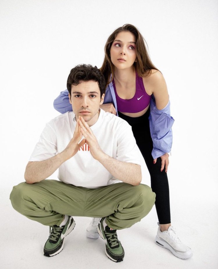 MuzikveTV's tweet photo. Haktan Zavlak &amp; Ecem Çalhan 😍 https://t.co/VXaOATbJxU