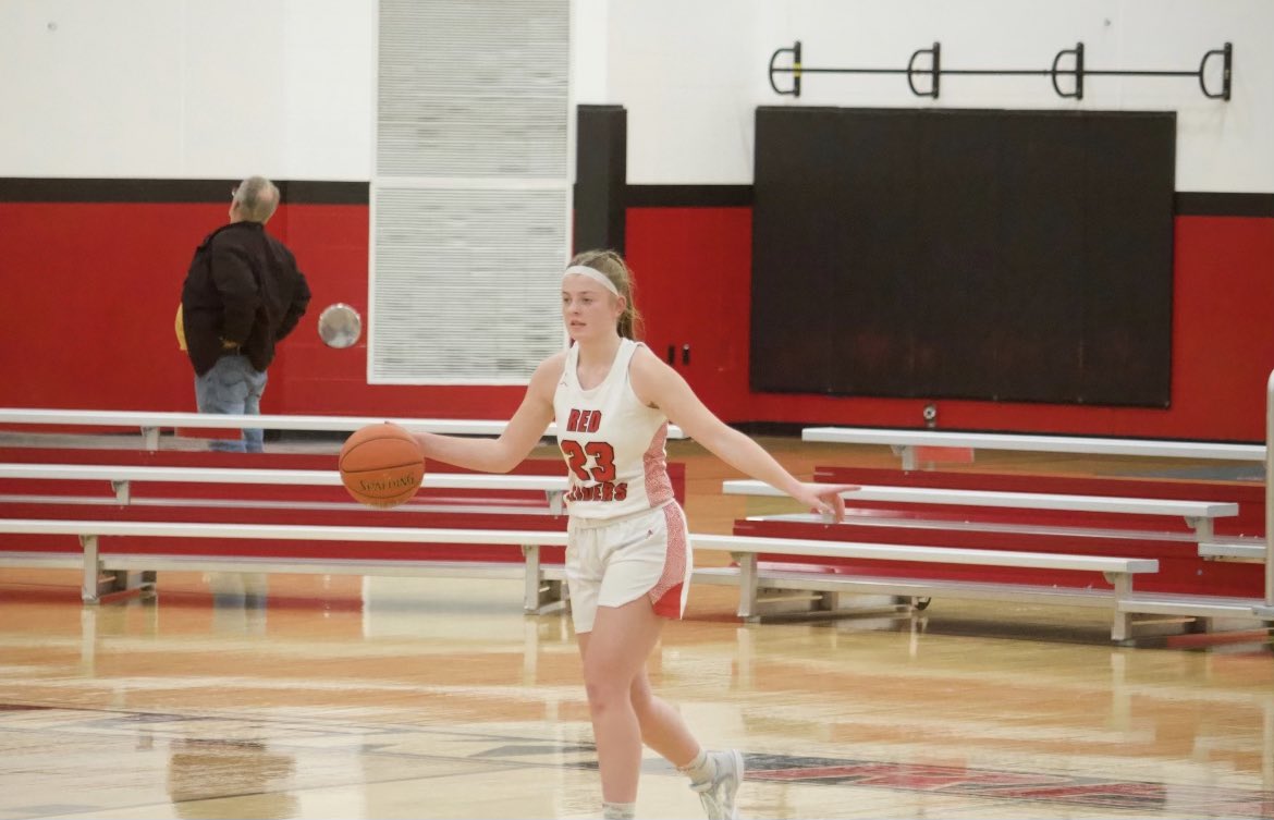 PHS_GirlsBB's tweet photo. HAPPY 18th BIRTHDAY TO SENIOR, @ella_wiese !!! Pulaski GBB hopes you have the best day filled with Mountain Dew, friends, &amp; maybe a @MorganWallen shoutout???? We ❤️ YOU🎉🎈 https://t.co/9viHbqD0wm