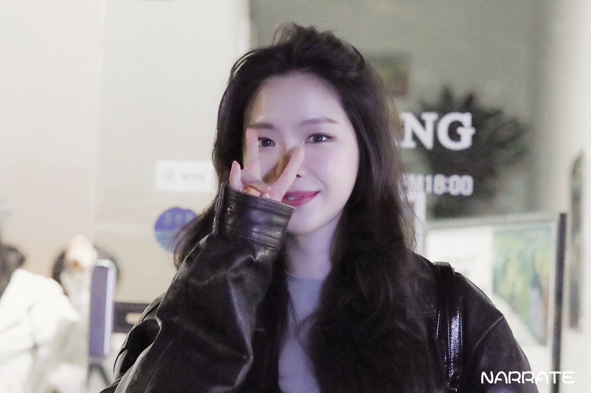 Narrate_naeun's tweet photo. 나은아 데뷔 12주년 너무너무 축하해용!
오늘 오랜만에 만나서 기분이 완전 좋았어요
앞으로도 우리 함께하자!!!
사랑해💗

@Apinksne 
#나은 #손나은 #naeun https://t.co/19PSwBbaxa