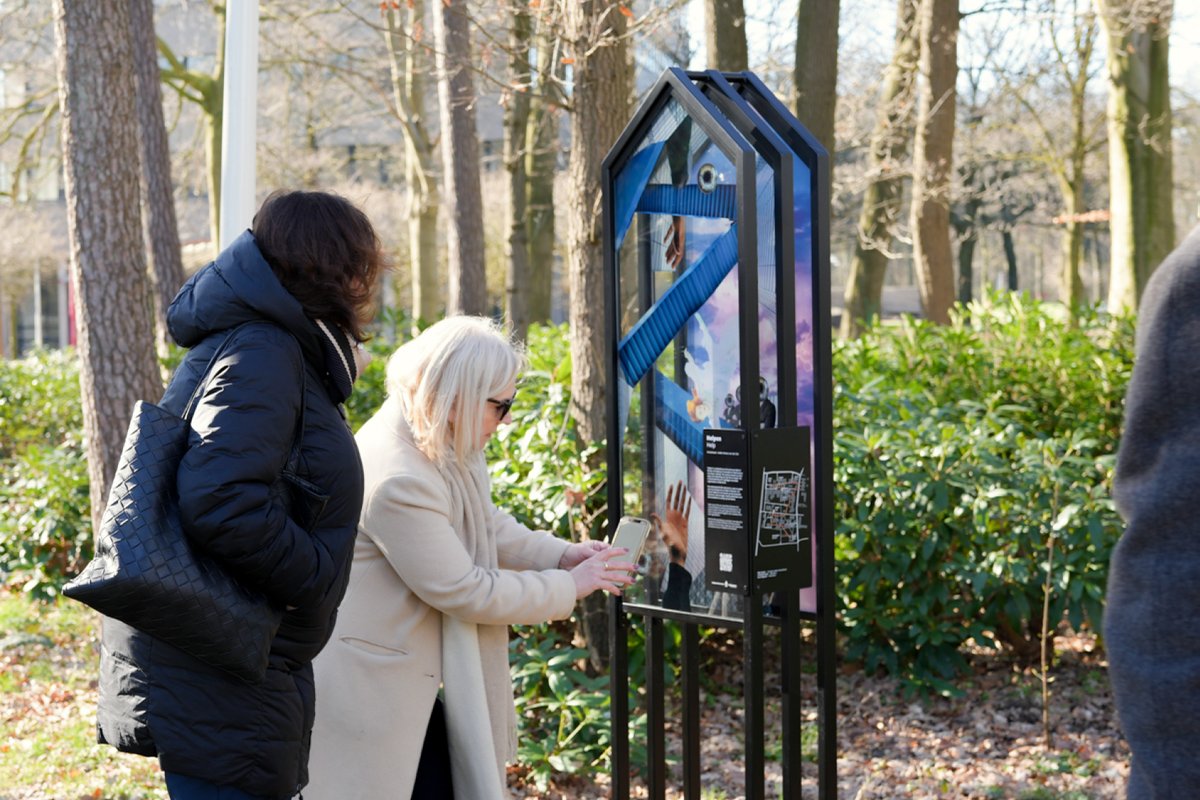 fillipstudios's tweet photo. On April 3, we opened our new work 'Walk of Wonder' in collaboration with Radboud University, Radboud UMC and many great initiators, artists and other creative minds. Head on over to our website to read more, or take the walk starting from Huize Heyendael! https://t.co/3NXJTgqhJz https://t.co/Rnm0km5VkV