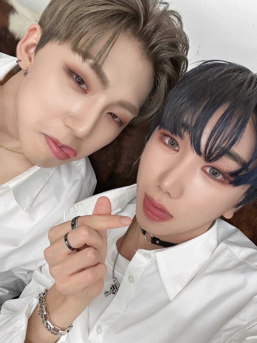 단짝 갱 루키형 생일 축하해요❤️ 사랑해😎 
 imjust_hh