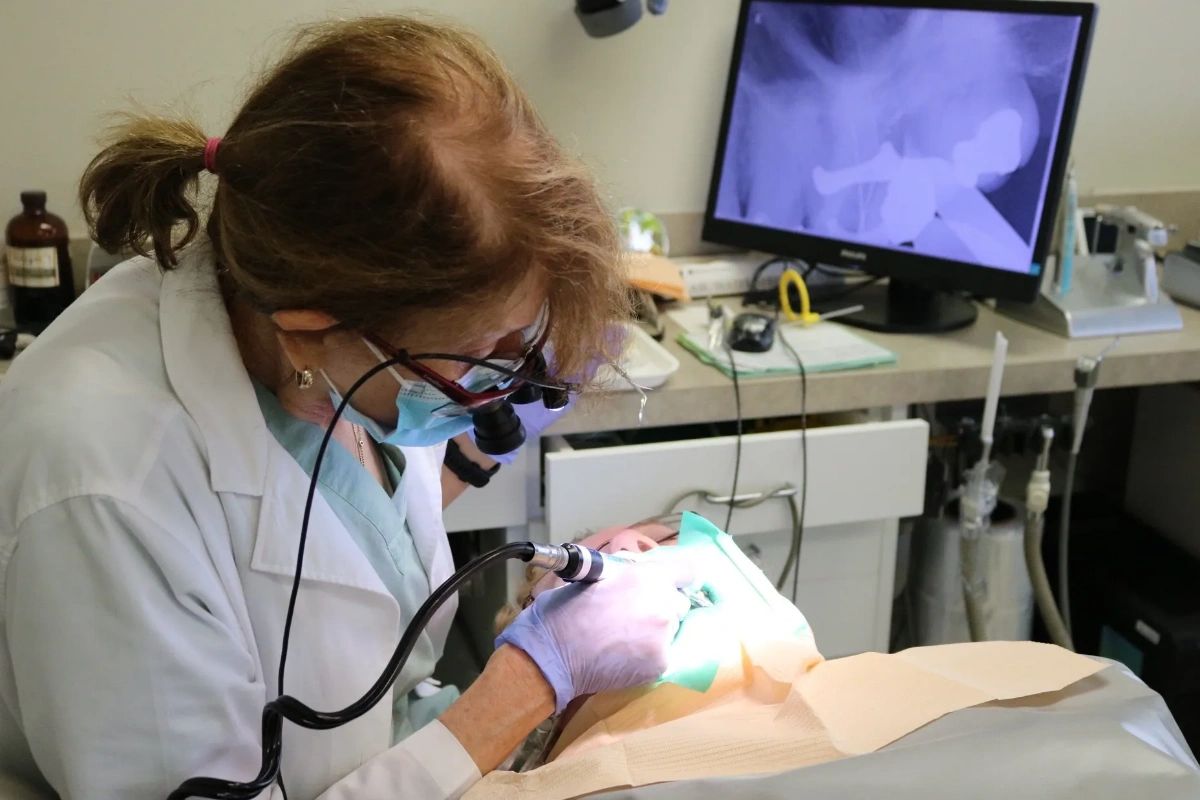 Ready to take the next step to a healthy smile? Visit Laser Endodontics! With our high-tech equipment and certifications, you can put your trust in us.