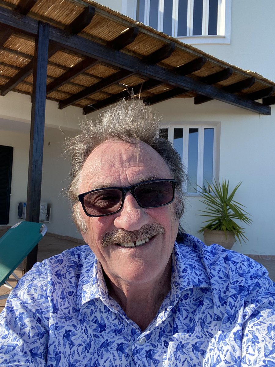 Paul Chuckle tweet media