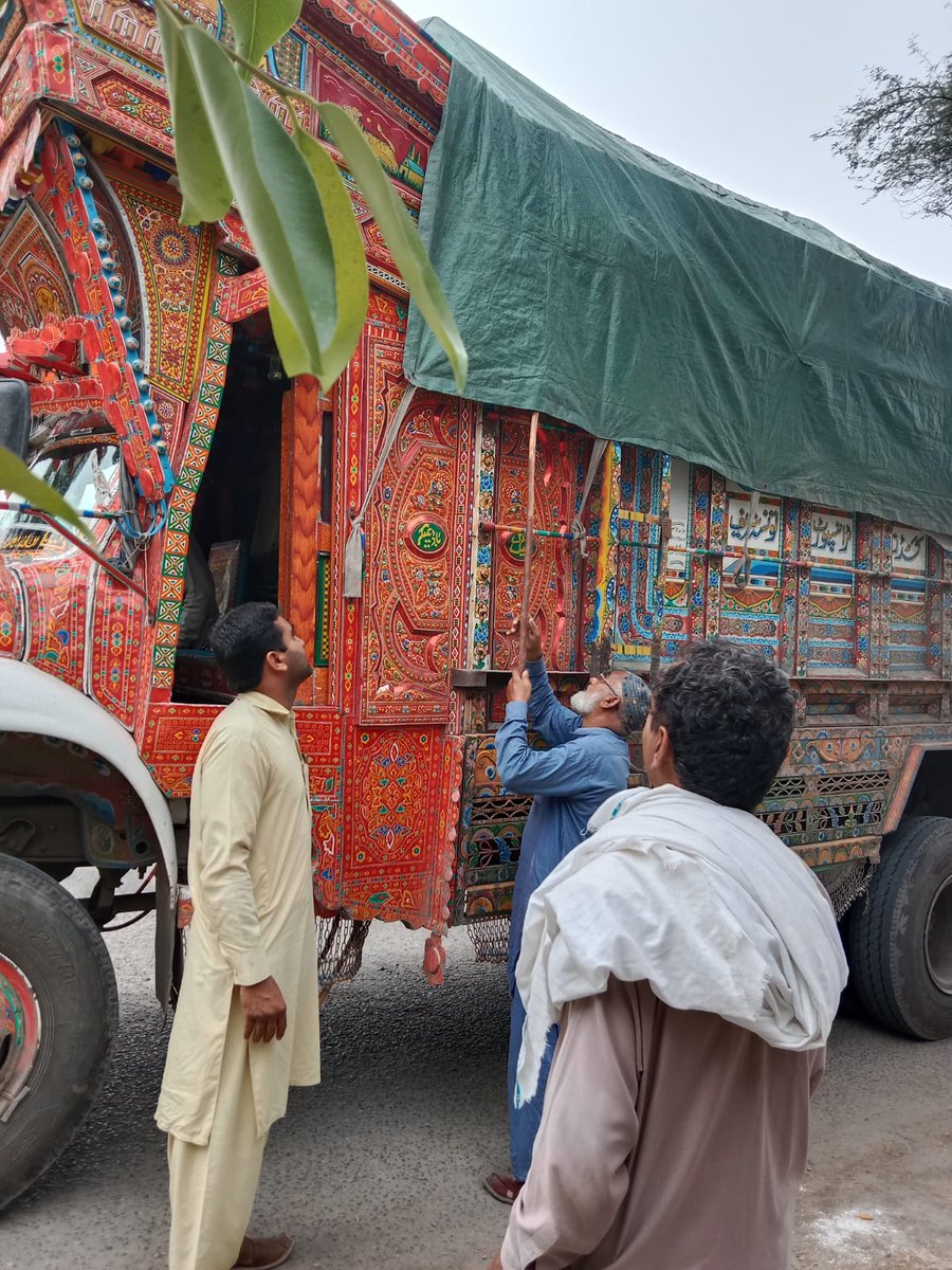 dcdgkhan's tweet photo. حکومت پنجاب کی ہدایت پر گندم خریداری ٹاسک پورا کرنے کیلئےڈیرہ غازیخان انتظامیہ متحرک ہے،بہترسروس ڈلیوری کیلئےاسسٹنٹ کمشنرز عثمان غنی،غلام مرتضیٰ ،احمد نوید بلوچ،پولیٹیکل اسسٹنٹ مشتاق احمد ٹوانہ پی آر سنٹرز،چیک پوسٹوں کی مسلسل نگرانی کی جارہی ہے۔ https://t.co/bbNTeNARc1