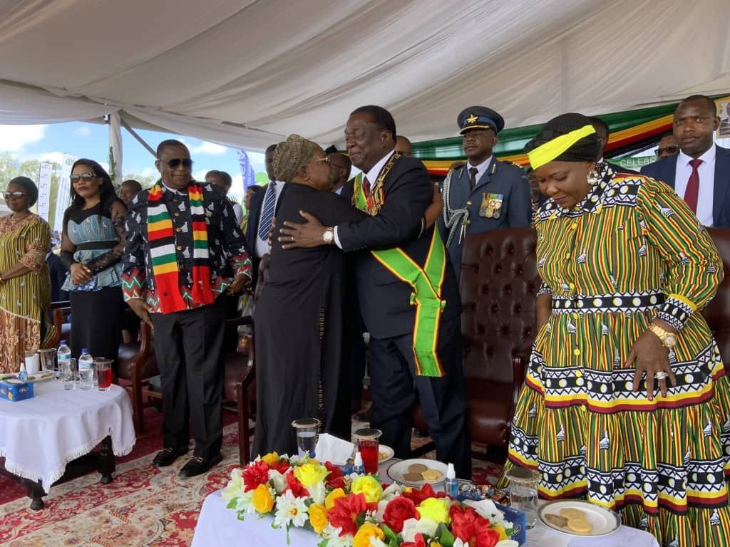 TafadzwaMugwadi's tweet image. National Unity is only possible when  the Nation is led by a Unifier. This historic image shows President @edmnangagwa embracing &amp;amp; sharing a lighter moment with former VP Cde Joyce Mujuru here in Mt Darwin. Kana tichiti Nyika yakavuya Navene Vayo toreva magandanga nhaika!