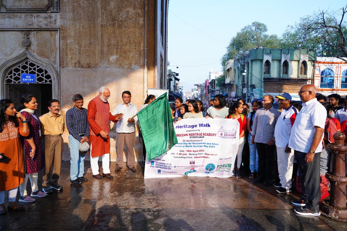 VedakumarManik1's tweet photo. “HYDERABAD HERITAGE WALK-2023”  by 
DECCAN HERITAGE ACADEMY,HYD.
in association GHMC,TSDC,ASI,,TSTDC,JBRAC&amp; FBH from Charminar 
FLAG OFF by Aravind Kumar,IAS,Special Chief Secretary, MA&amp;UD and presided by 
Er. Vedakumar,chairman,DHA.
Participants are govt officials&amp;civil society. https://t.co/aODqhbopso