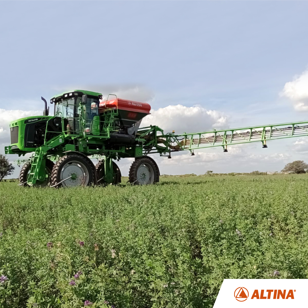 AltinaArg's tweet photo. #SomosAltina
Siembras en cobertura con #KITAltina, uno de los trabajos más solicitados esta temporada. Gran despeje, aplicación precisa y uniforme para agregar valor a los suelos 🌿
📸En el Depto. Unión (CBA), Rosamel Becerra sembró 10 kg/ha de alfalfa. ¡Gran trabajo! https://t.co/9W8NjS8oA8