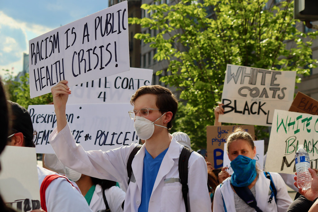 intj_sdohs's tweet photo. Read our recent article "Racism in Health Services for Adolescents: A Scoping Review"

By @drcarlahilario, @SLouiePoon, Mischa Taylor, Gurjeet K. Gill and Megan Kennedy.

#Socialdeterminants #racism #healthequity https://t.co/1AKKhGCafq