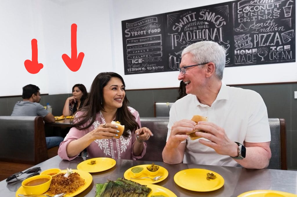 pushkaraj7's tweet photo. And the Oscar goes to the 2 individuals sitting behind #MadhuriDixit and #TimCook 

#SwatiSnacks https://t.co/BXAOUBtrXH