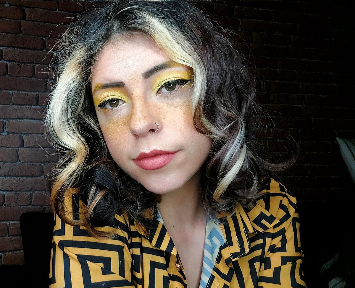 Elyxiss tweet media