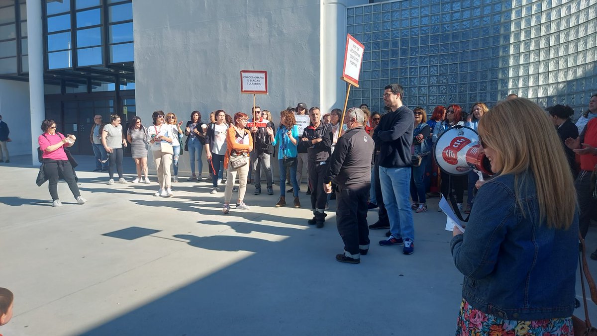 galizaCIG's tweet photo. 📢Persoal de cociña dos hospitais vigueses traslada ao Meixoeiro as protestas pola posibilidade de despidos

​⏰A concesionaria do servizo convocou unha xuntanza para este xoves día 20 ás 17:00 horas

ℹ️ https://t.co/56mWjrPIuD

#Meixoeiro #Vigo #Arcasa https://t.co/bpkEqpYbnq