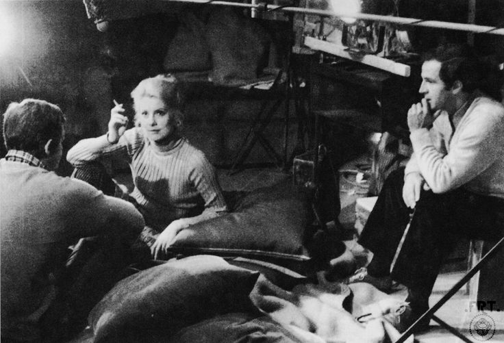 François Truffaut, Catherine Deneuve & Jean-Paul Belmondo during the filming of Mississippi Mermaid (1969)  

Photo © unknown photographer (Maybe Alain Dejean, but not sure)  

#FrançoisTruffaut #CatherineDeneuve #JeanPaulBelmondo #MississippiMermaid