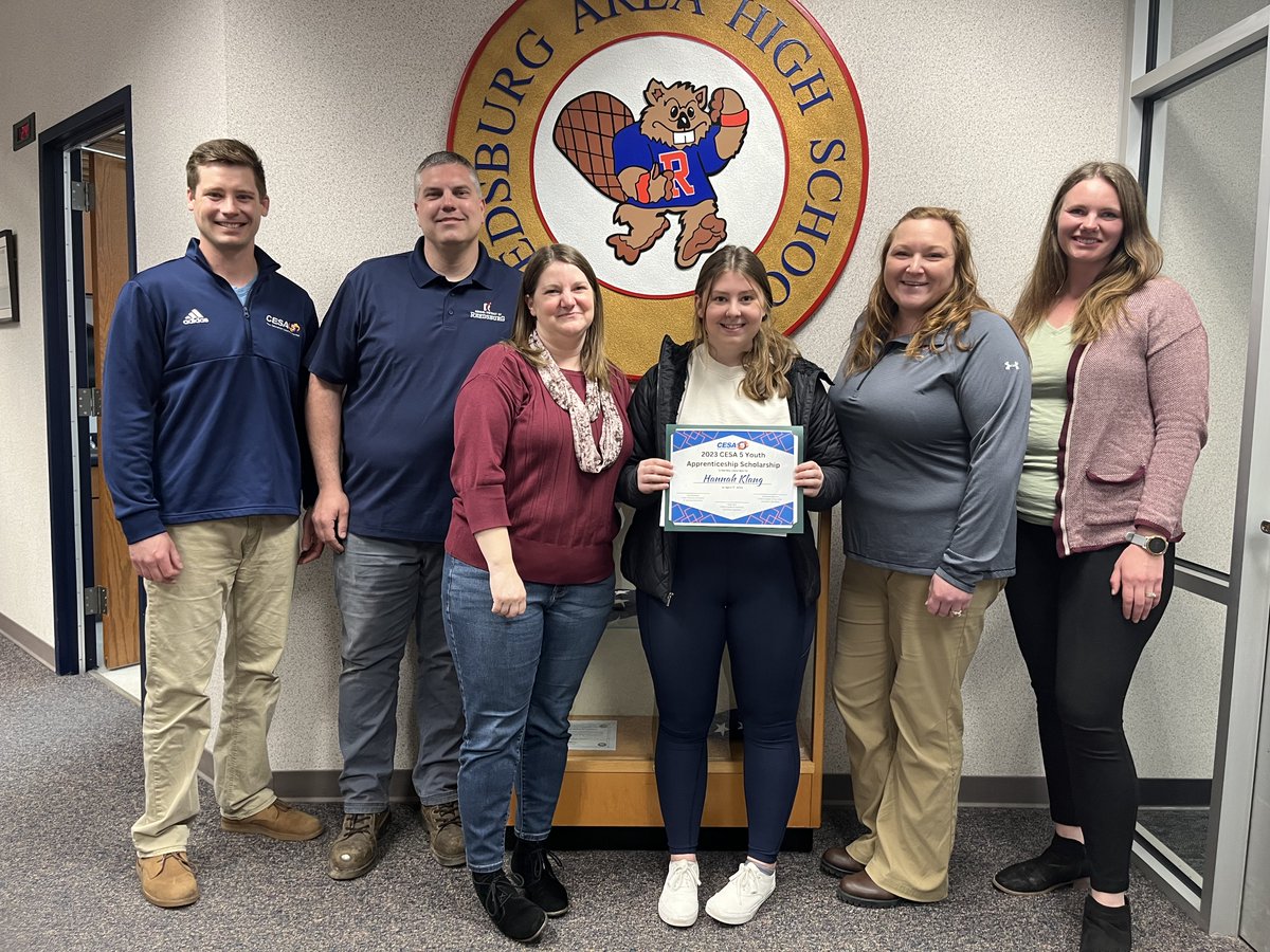ReedsburgSD's tweet photo. 👏Congratulations to Hannah Klang!

She is the recipient of the CESA 5 Youth Apprenticeship Scholarship. Way to go Hannah! 👍

#ReedsburgPride https://t.co/EnWntD2z7y