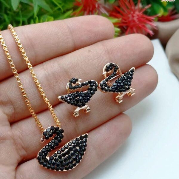 ezytobuy's tweet photo. Women Fancy Duck Necklace Set
Order Here 👇
https://t.co/bHJe0fi74g

#jewellery #womenjewellery #necklace #womennecklace https://t.co/ceprUfEbLY