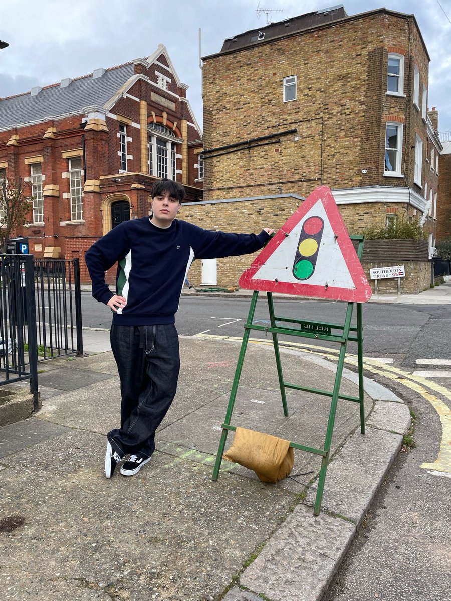 uscfashion's tweet image. ▫️▪️ @ihatetomaustin takes us to the streets in his @VANS_Europe  + @CPCompanyUK...

usc.co.uk/mens

#USCFashion #springessentials #springfit