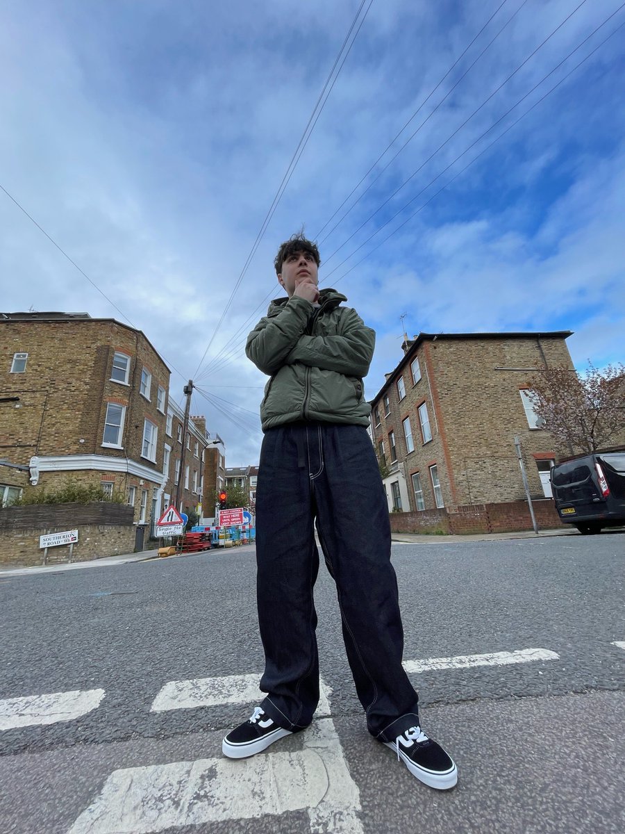 uscfashion's tweet image. ▫️▪️ @ihatetomaustin takes us to the streets in his @VANS_Europe  + @CPCompanyUK...

usc.co.uk/mens

#USCFashion #springessentials #springfit