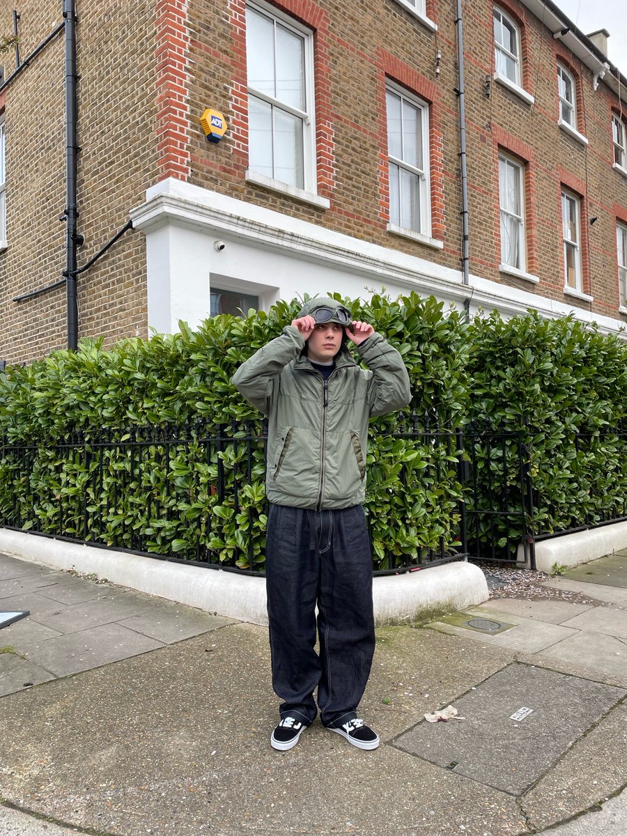 uscfashion's tweet image. ▫️▪️ @ihatetomaustin takes us to the streets in his @VANS_Europe  + @CPCompanyUK...

usc.co.uk/mens

#USCFashion #springessentials #springfit