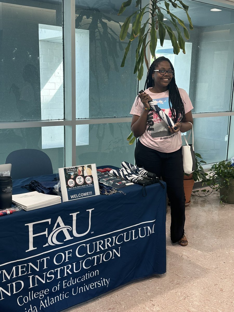 FauTeach's tweet photo. The students keep on coming! We have the best (and brightest) students! @faueducation #FAU #astudent #education https://t.co/XwfHaIqgI1
