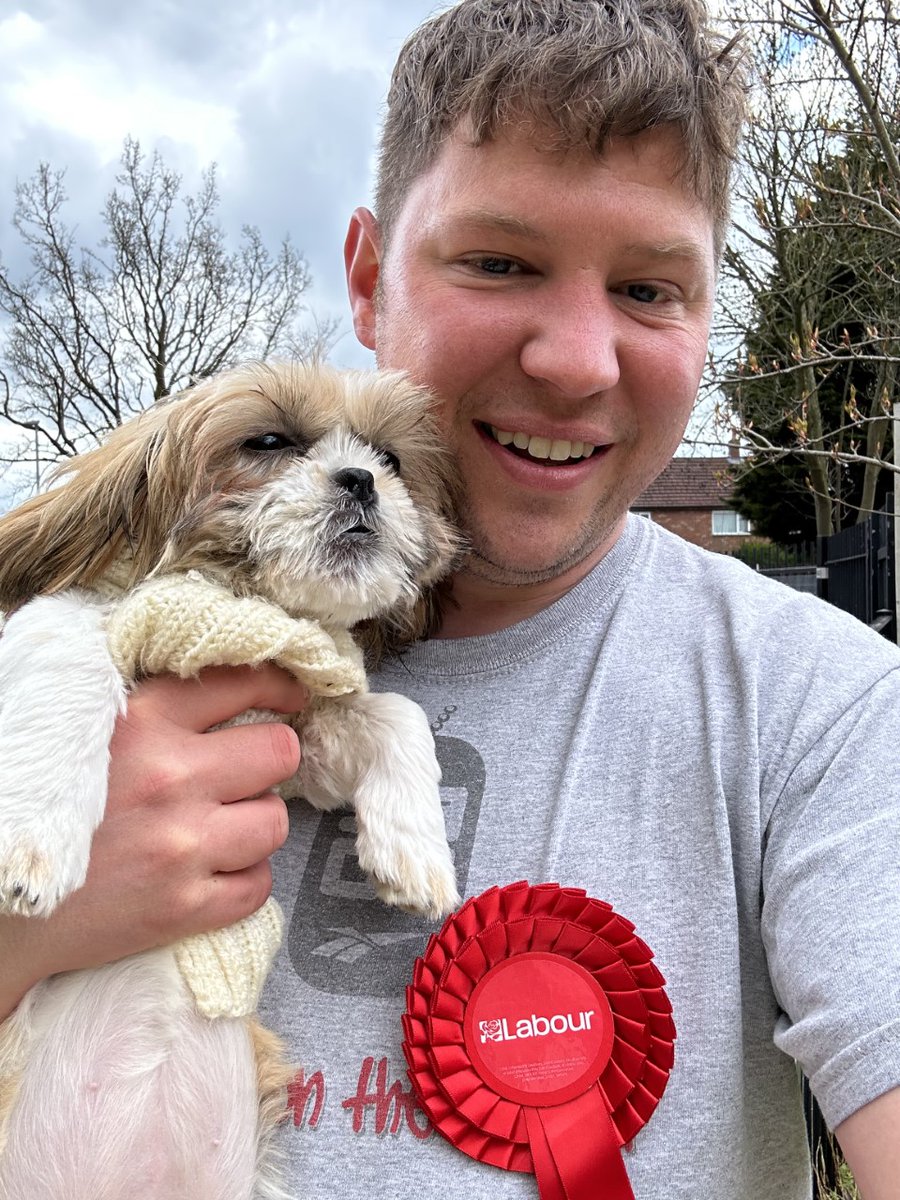 WHPLabour's tweet photo. Our fantastic Woodhouse Park Labour team have been out again over the weekend talking to local people and getting some amazing feedback about the hard work we are doing for the ward. Thank you to the local residence who came out leafletting alongside our candidate @davidgmarsh https://t.co/WjrWkRR1aU