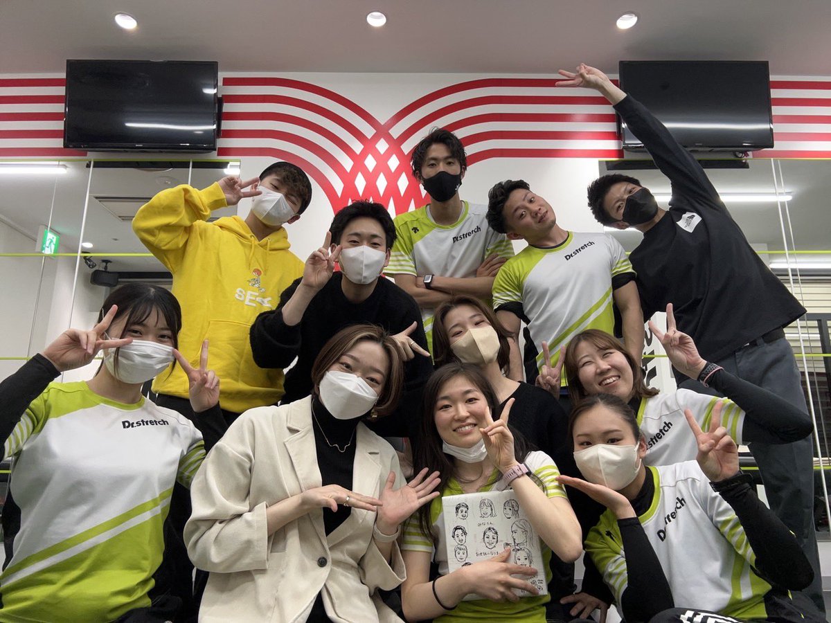 dr_stretch_yuya's tweet photo. 【小澤明日美】

4/17で小澤ちゃんのユニモール店での出勤が最後になりました😂

おてんば娘でしたが、たくさん成長して、多彩な才能で店舗を色々な場面でサポートしてくれました👍

オーストラリアでも素敵な笑顔でまくさん経験積んでね🇦🇺

#ドクターストレッチ
#ユニモール店
#小澤明日美
#卒業 https://t.co/ev9Q3O8y9f