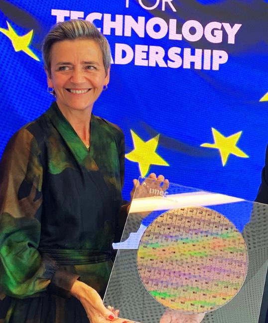 We have a Chips Act 🥳
We need #chips to power #digital &amp; #green transitions or #healthcare systems. Lots of promise &amp; a lot of day-to-day convenience.
Today’s #Trilogue agreement boosts 🇪🇺 capacity to produce our own chips. And to be a partner in the global chips #supply #chain