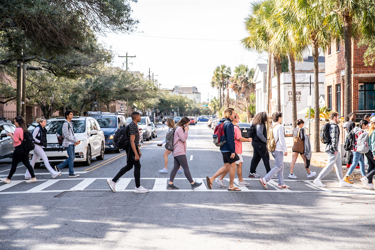 Taking the next step 👟 is easier than ever❗️Follow the detailed instructions and links to complete each step and you'll officially be a College of Charleston Cougar! 🐾
admissions.cofc.edu/enroll/take-th…