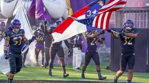 JACOBYM5's tweet photo. I am extremely honored and blessed to announce that i have received my 6th offer from East Carolina University🟣🟡@Dyrell_Roberts @EliHarold_ @CoachEddie2 @OscarSmithFB @coachcscott @ChrisS0933 @CoachThourogood @ECUPiratesFB @ECUCoachHouston https://t.co/69HS8dDCLP