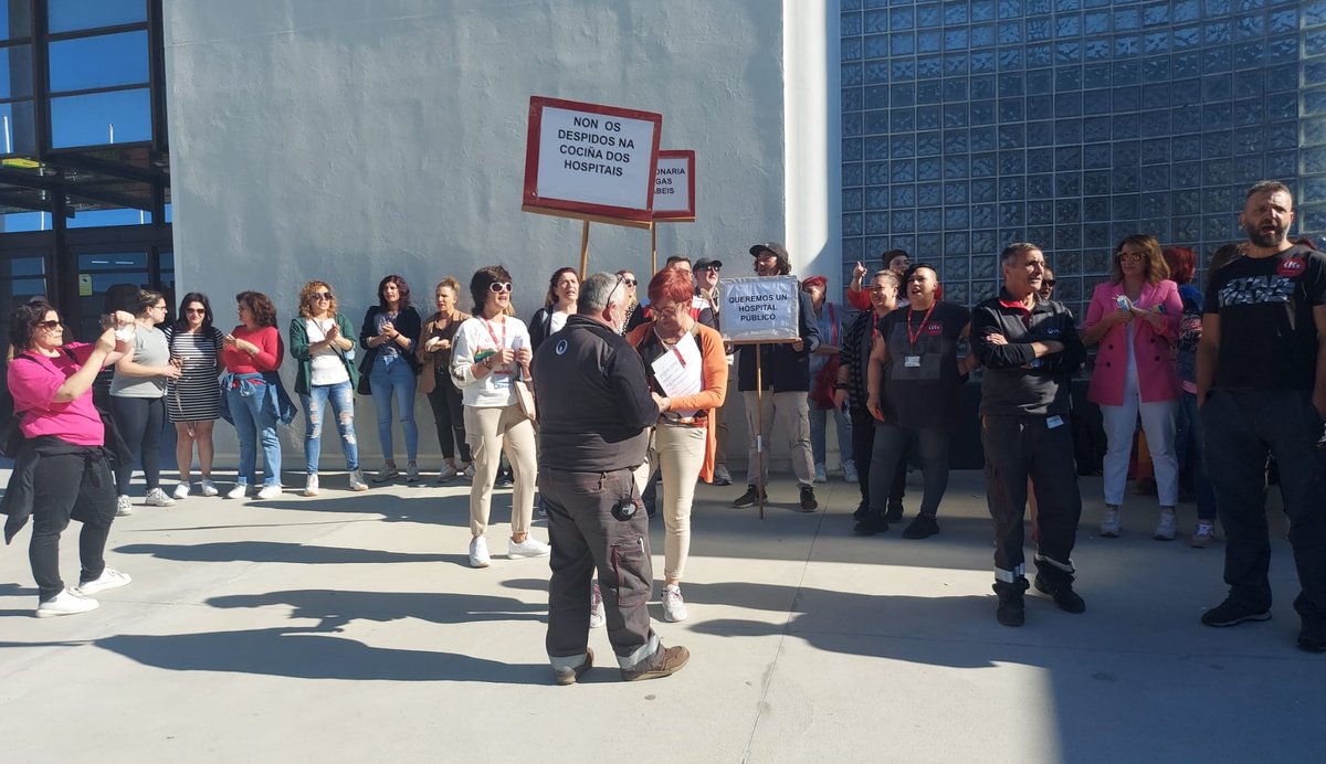 galizaCIG's tweet photo. 📢Persoal de cociña dos hospitais vigueses traslada ao Meixoeiro as protestas pola posibilidade de despidos

​⏰A concesionaria do servizo convocou unha xuntanza para este xoves día 20 ás 17:00 horas

ℹ️ https://t.co/56mWjrPIuD

#Meixoeiro #Vigo #Arcasa https://t.co/bpkEqpYbnq