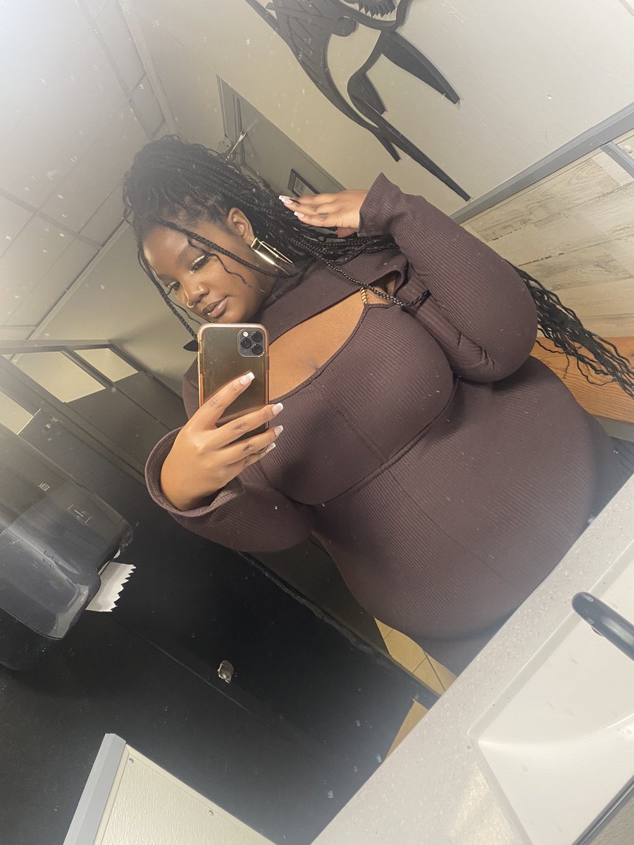 nikolxcurvess's tweet photo. I’m 5’5  310lbs and drop dead gorgeous ✨🔥 https://t.co/MF93aziXRW