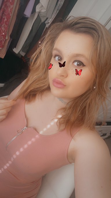 Gonna be on MFC come check me out 😊 from 10:30am-3pm central time 💗 https://t.co/K3U1gE3F6E<a href="/tag/myfreecams"class="tags"><span>#myfreecams</span></a>