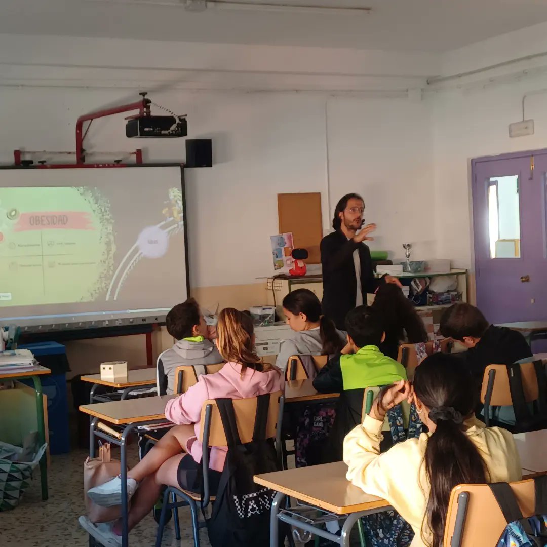 AznarRomera's tweet photo. Muchísimas gracias por tanta participación y tantos niños involucrados y familias en aspectos como la diabetes, hipertensión,  salud mental, tóxicos...en el Curso SHC Camino del Guerrero con el Dr Martínez.  Gracias por vuestra gran participación. Y enhorabuena a los premiados! https://t.co/1blCBCcouM