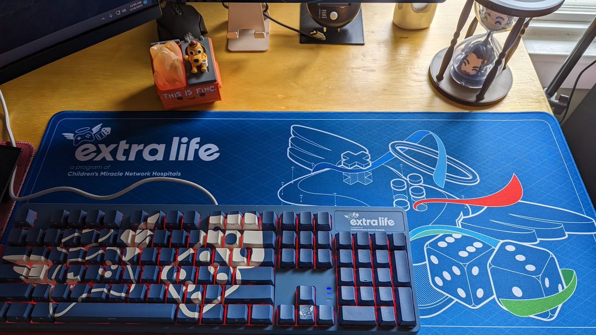 gearboxunion's tweet photo. Got my #ExtraLife mousepad and @FanFitGaming keyboard! Thank you! I'm still gonna be bad at games with these, but at least I'll be looking good! Can't wait to raise more for @ExtraLife4Kids and the @CMNHospitals! #Gaming #Charity #TwitchStreamer #ChangeKidsHealth #KidsCantWait https://t.co/ebSck2QmOy