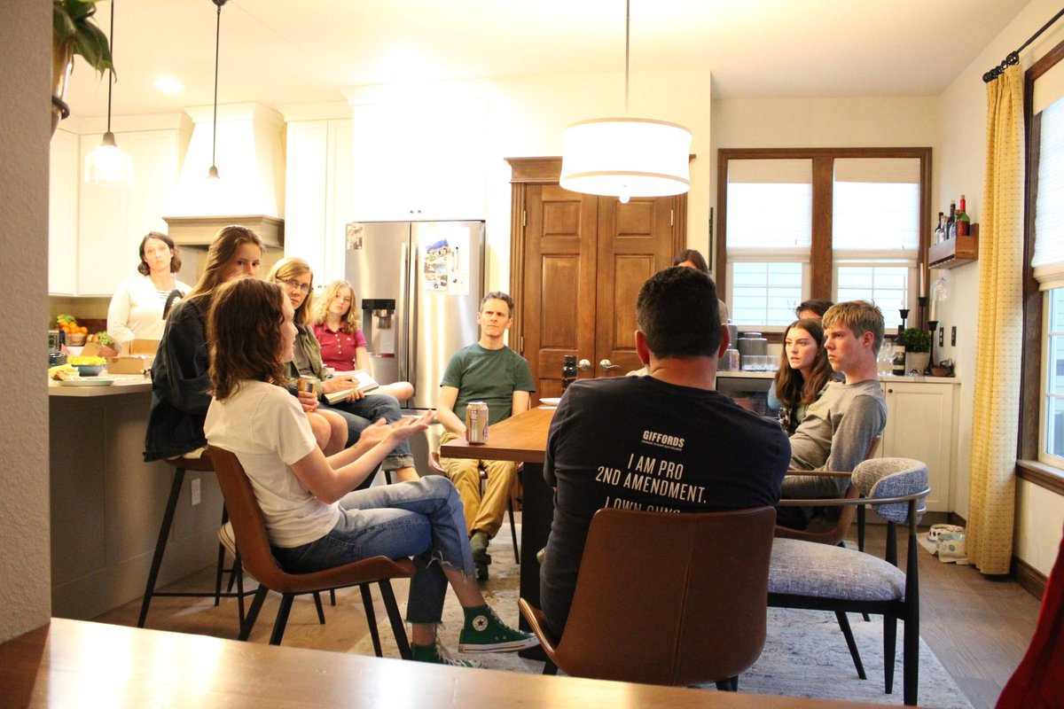 VictorBencomo_'s tweet image. Last night, I sat down with students and parents from East High School to have a discussion about gun violence prevention in Colorado and nationwide. I am excited to work with people from my community to #EndGunViolence