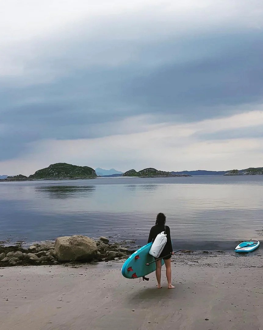 OverBoardBags's tweet photo. It's time to kick off the SUPing season and soak up some sun (fingers crossed) while gliding across the waves with our Waterproof Dry Bags. . #SUPing #beachlife #paddleboarding #drytube #drybag #waterproofbag #drybags #waterproof #travels #watersports #keepitdry https://t.co/vj4Z3Pm1Q6