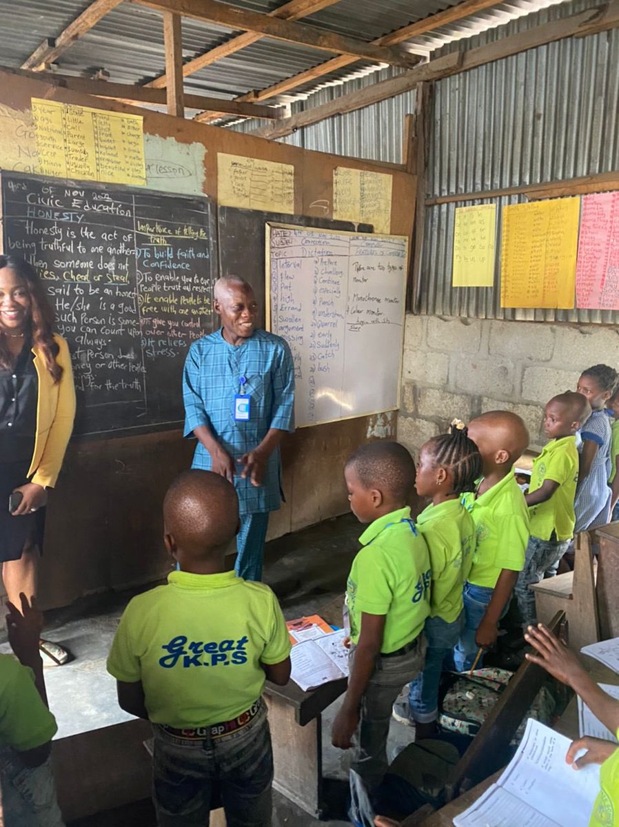 Shell_Nigeria's tweet photo. #NIES2023 DAY 3
#SocialSolar initiative by @AllOnEnergy has so far successfully installed #solarpower systems across 7 states in Nigeria, lighting up needy communities with the gift of #solar.
https://t.co/HTkD0DPqfS https://t.co/OrMZgNfItM