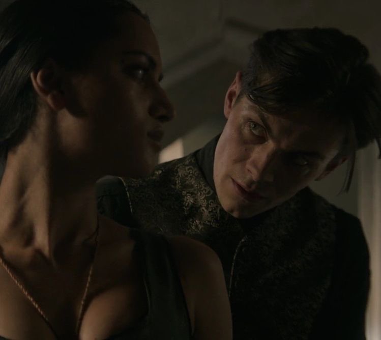 MissKanej's tweet photo. Still thinking about this scene aaaaaaa😩❤️❤️🔥🔥🥵❤️🥵
#KazBrekker #FreddyCarter #WhoIsMark #SOCspinoff
#ShadowAndBone @netflix
@shadowandbone_ https://t.co/ipRizPnJcn
