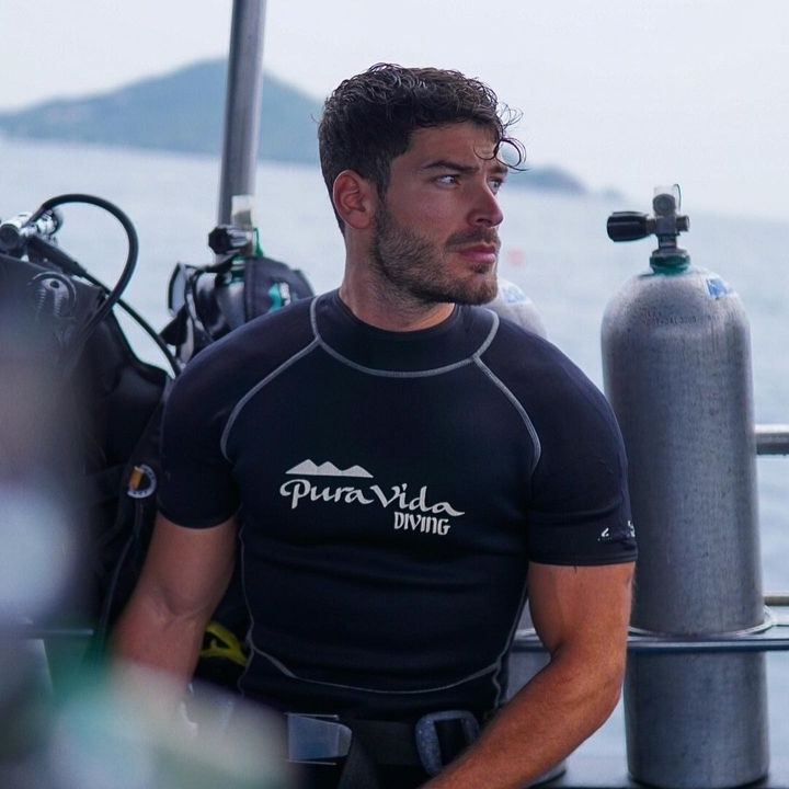 calebfinkler's tweet photo. ㅤㅤ
Olá, meu nome é Caleb Finkler! Sou engenheiro ambiental e estou participando de uma expedição à Ilha da Trindade pela Marinha brasileira em relação ao fragmento vulcânico e rochas graníticas presentes no local. Espero que aproveitem as atualizações do plot ⚓🇧🇷
ㅤㅤ https://t.co/PUBaZd3q2r