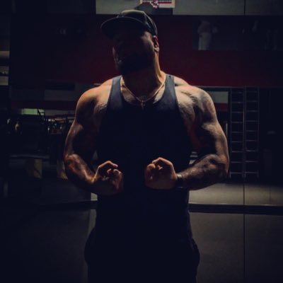 Uso_Kee's tweet photo. #NewProfilePic
Went from power lifting to body building. November isn’t too far out. All I know is, I’m coming for everything they said I couldn’t have 🔥
#UsoStrong https://t.co/wVqcDuqsfv