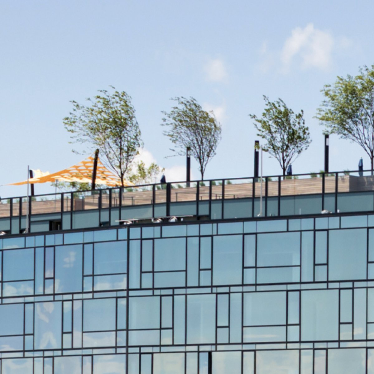 themaxcollab's tweet image. Arris (2016)—Luxury apartments situated within 5 million sq. ft. of historic Navy land, converted by Forest City into The Yards. The reflective outer shell of Arris emphasizes its place on the Washington D.C. riverfront—one of the most striking places to live in the city.⁠