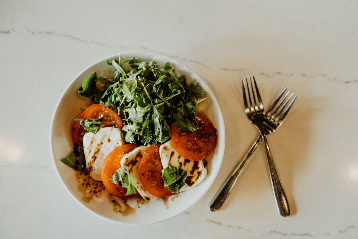 genisawinebar's tweet photo. Are you joining us at Genisa this week?
Pictured: Our refreshing Tomato Caprese Salad; made with Arugula, Tomato, Basil, Fresh Mozzarella, and Balsamic ๐
#Genisa #GenisaWineBar #Janesville #BrickOvenPizza #WineBar #Madison https://t.co/nof6vZLWDZ